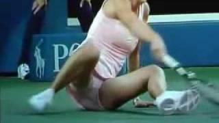 女子テニス選手の思わぬハプニング